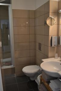 Hotels Hotel La Porte Saint Pierre-Logis Hotel Intra Muros : photos des chambres