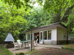 Cozy Chalet in Lanklaar with Forest Nearby