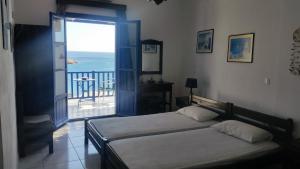 Vrahos Rooms - Studios Sikinos Greece