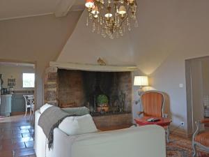 Villas Magnificent farmhouse with private pool and garden : photos des chambres