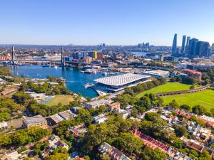 Glebe Retreat with Parking & Outdoor Dining