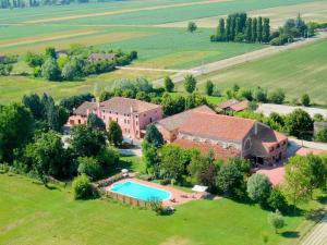 Large property on farmland with swimming pool