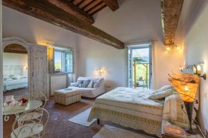 Villa With Trasimeno Lake View In Umbria