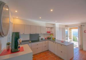 La Subrane, 250 m2, View, 8 people, air conditioning and pool