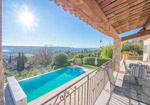 La Subrane, 250 m2, View, 8 people, air conditioning and pool