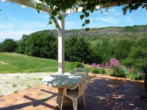 Maisons de vacances Beautiful Holiday Home in Saint Pons near Forest : photos des chambres