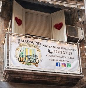 Il balconcino ai Tribunali