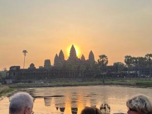 Angkor Wat au lever du soleil Circuit de 2 jours en petit groupe avec guide francophone