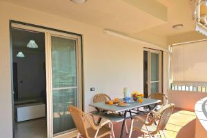 Mandalay Suites By The Beach 079 - Happy Rentals