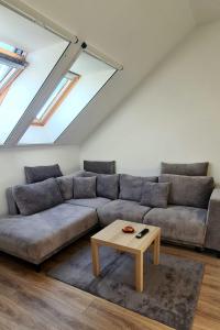 Esther Line Apartments - Free Street Parking, Self Check-in