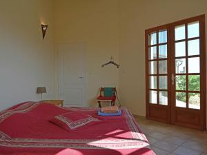 Maisons de vacances Villa in Saint Privat de Champclos with pool : photos des chambres