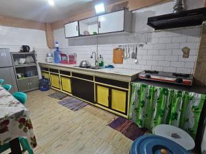 Zebs Transient House and Tour