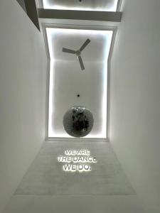 The Neon House - Curated 2BHK Duplex with Pool