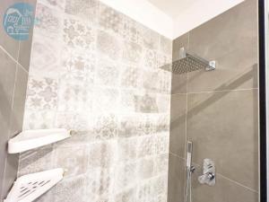 Marco Polo 26A Tirabora Short Rent