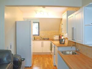 Cottage 10 - Ukc7082