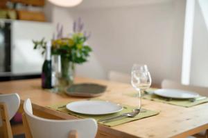 Atelierblick im Winzerdorf