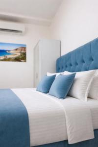 Breeze villa muscat