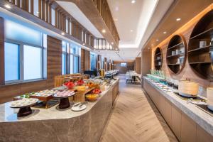 青島 Atour Hotel Qingdao May Fourth Square, South Fuzhou Road ホテル ロビー