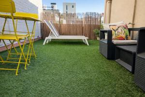 Poblenou Beach Penthouse l Loft with Private Terrace l 5 min Walk to the Beach