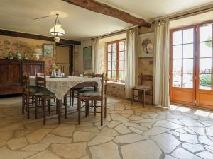 Maisons de vacances Quaint Mansion in Aquitaine Estate with Private Garden : photos des chambres