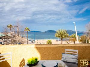 Seduti di fronte al mare img23