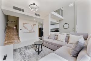 Chic 2-Bed Villa Near Global Village Dubai