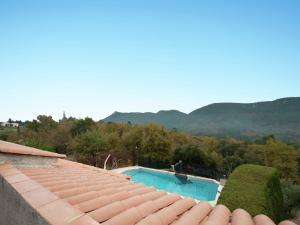 Maisons de vacances Gorgeous Holiday Home in Bagnols en For t with Private Pool : photos des chambres