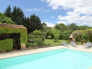 Villas Villa with air conditioning and private pool 1 km from Saint Paul en Foret and 35 km from the sea : photos des chambres