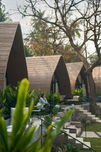 SaffronStays Ovates By The Sea