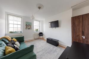 Alluring Central London 2-Bed - Zone 1 Location - Sleeps 8