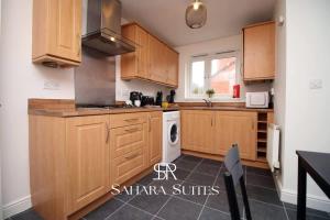 Spacious 5BR City Centre - Ideal for Contractors - Parking