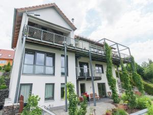 Modern Apartment in Zella-Mehlis with Private lawn