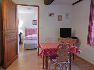 Appartements A studio apartment on the first floor of a wine grower s house : photos des chambres