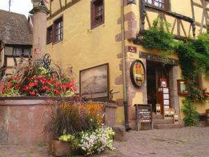 Appartements A studio apartment on the first floor of a wine grower s house : photos des chambres