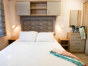 1. 2 Bedroom Statement 2 Caravan- Sleeps 6