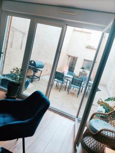 Petite maison avec cour privative