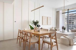 Silkhaus Vacation Homes Canal Front 2BR with Maid room in Al Wasl