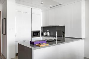 Silkhaus Vacation Homes Canal Front 2BR with Maid room in Al Wasl