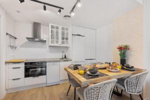 LXR Luna Blanca Suites 2HAB Close to the sea