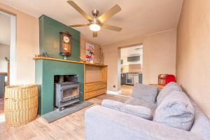 Spacious 4-Bed in Peaceful Market Drayton - Pass the Keys