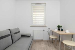 Functional Apartment with 2 Bedrooms and Balcony by Noclegi Renters