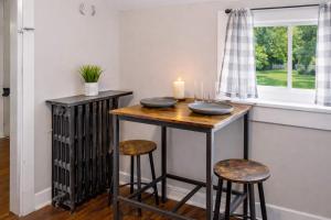 Cozy Studio Retreat in the Heart of the Highlands