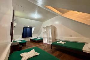 Shats Guesthouse Siargao near Beach