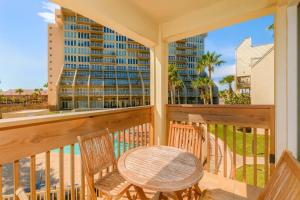 Beachfront Resort & Pools Great Family Space