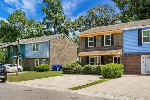 Charming 2BR Townhouse w Patio & Balcony
