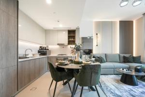 Designer Apt with Marina Views