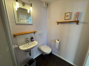 Gemütliches City-Apartment mit Kitchenette & Café im Haus