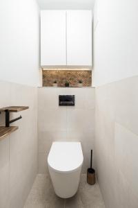 Apartment Prosta with loggia near metro ONZ