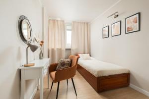 Apartment Prosta with loggia near metro ONZ