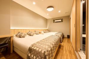 Luxury 3-Floor Entire House near Namba 150sqm Perfect for Families and Groups